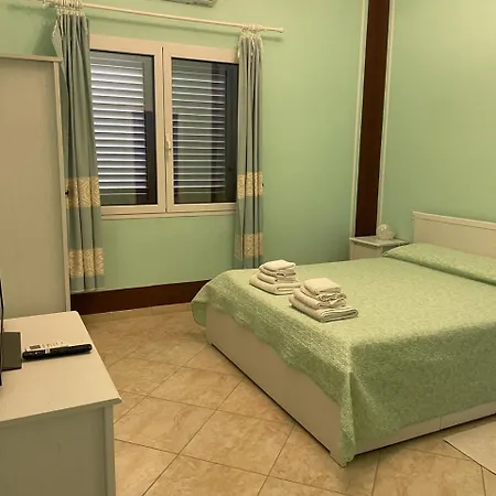 Edeler House 4* Пула